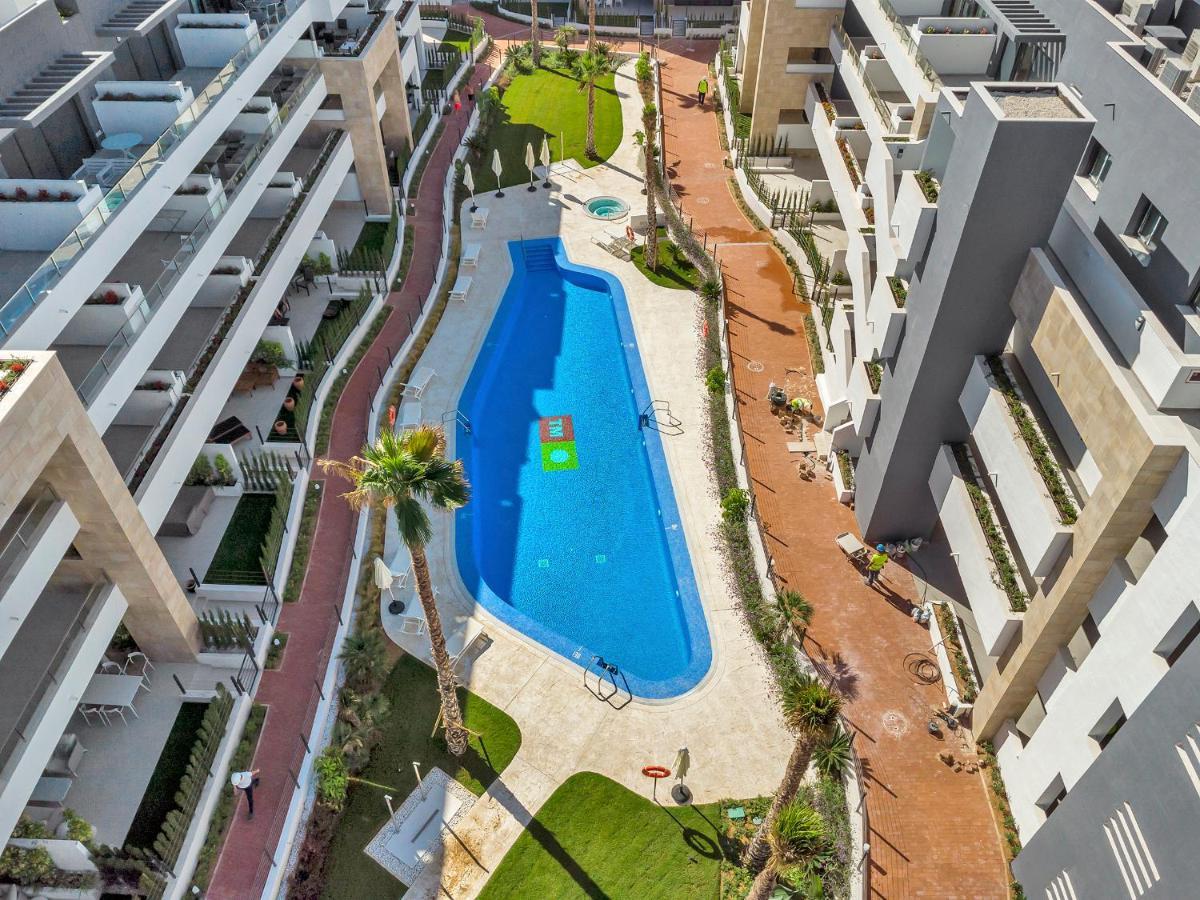 Lovely First Floor Apartment, Heating Pool ! Alicante Exterior photo